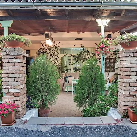 Giafka. Rustic Traditional House * Strongyli (Benitses)